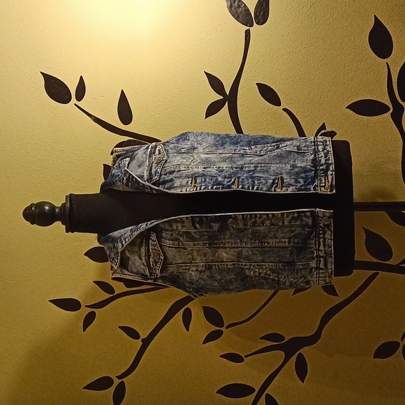 Chiqle Architect Bleached Women’s Denim Vest Size Medium - Picture 2 of 12